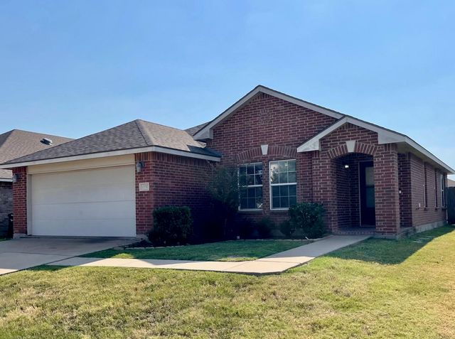 12737 Northern Pine Drive, Fort Worth, TX 76244