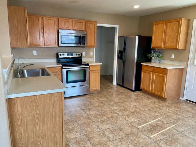 12737 Northern Pine Drive, Fort Worth, TX 76244