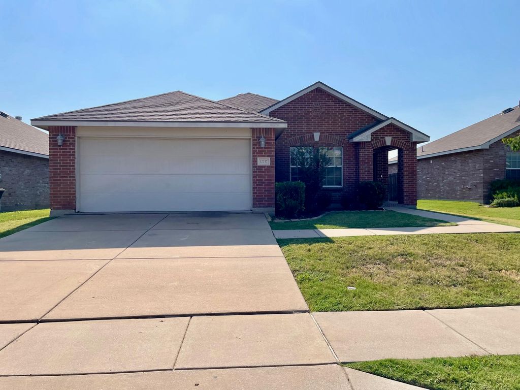 12737 Northern Pine Drive, Fort Worth, TX 76244