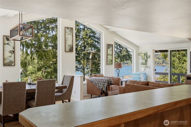 10138 Steamboat Island Road NW, Olympia, WA 98502