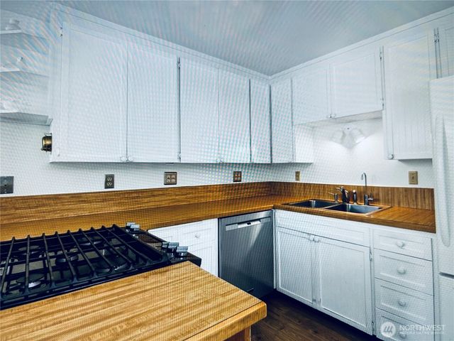 10138 Steamboat Island Road NW, Olympia, WA 98502