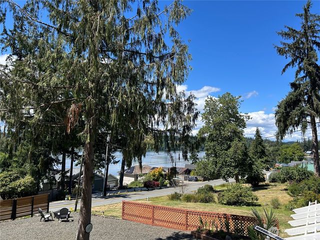 10138 Steamboat Island Road NW, Olympia, WA 98502