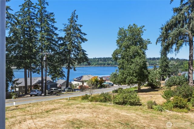 10138 Steamboat Island Road NW, Olympia, WA 98502