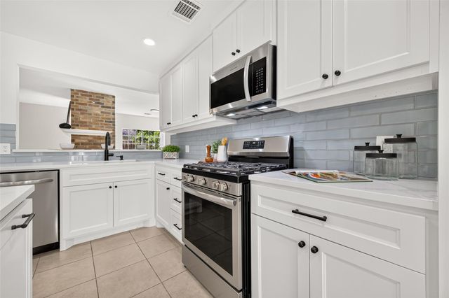 4706 Edinburgh Lane, Missouri City, TX 77459