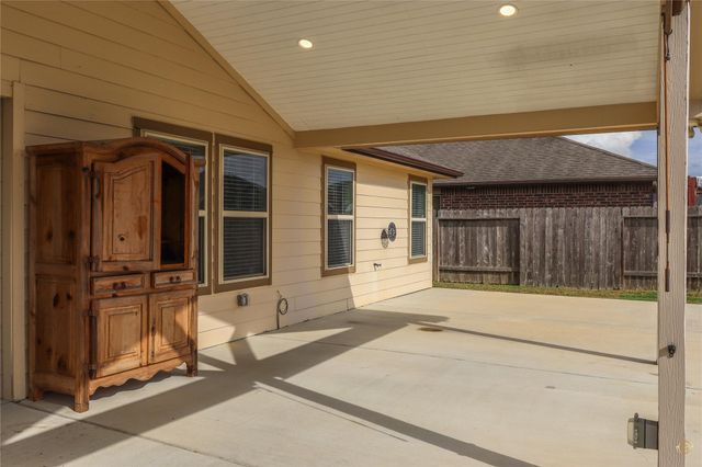 61 Rodeo Crest Drive, Manvel, TX 77578