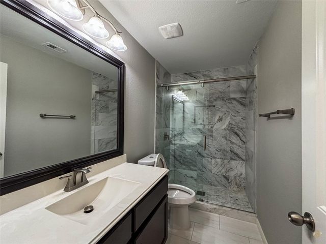 61 Rodeo Crest Drive, Manvel, TX 77578