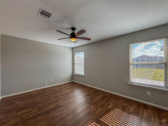 61 Rodeo Crest Drive, Manvel, TX 77578