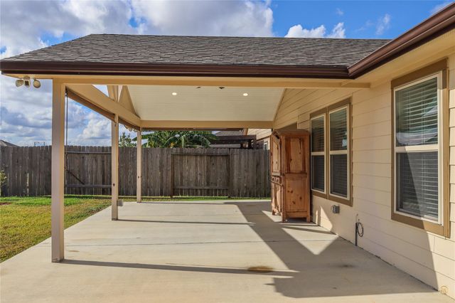 61 Rodeo Crest Drive, Manvel, TX 77578