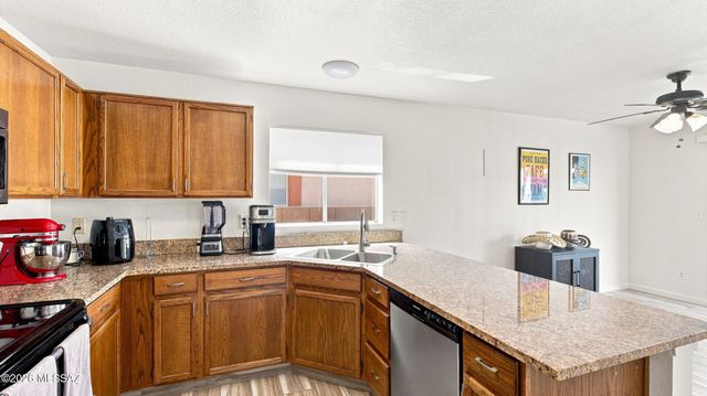 9951 N Stageline Trail, Tucson, AZ 85742