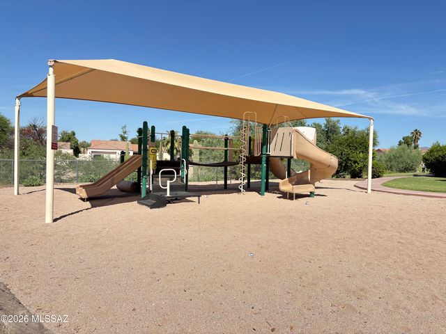 9951 N Stageline Trail, Tucson, AZ 85742