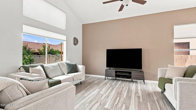 9951 N Stageline Trail, Tucson, AZ 85742