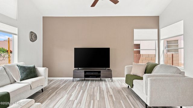 9951 N Stageline Trail, Tucson, AZ 85742