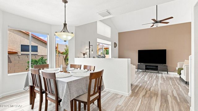 9951 N Stageline Trail, Tucson, AZ 85742