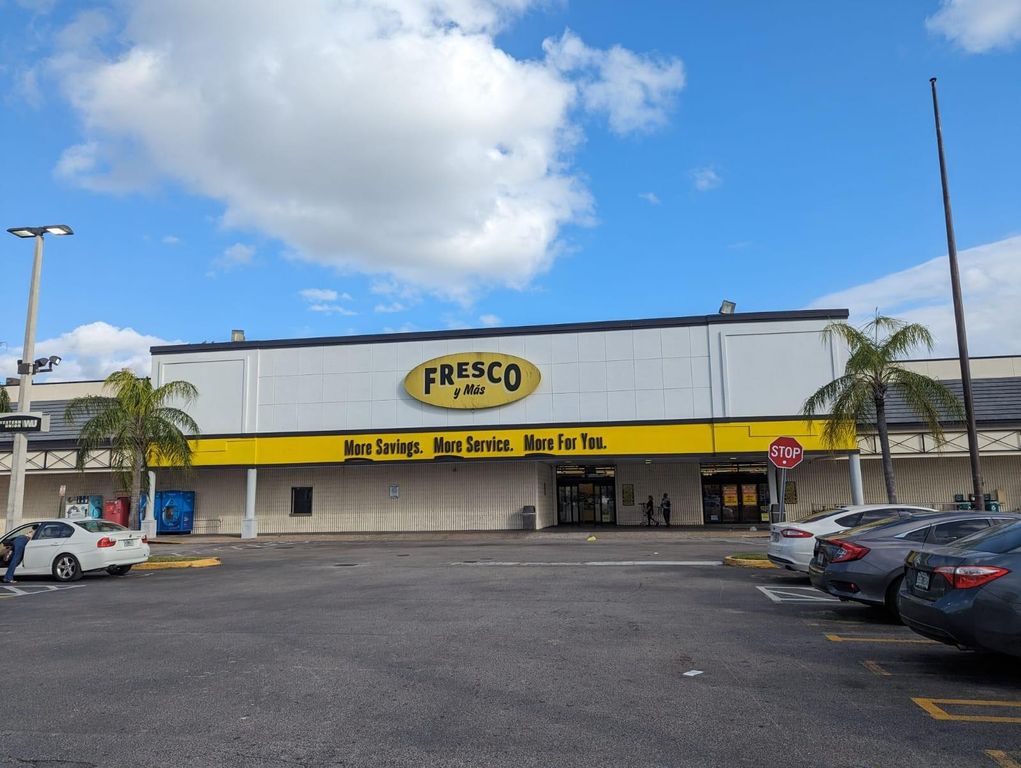 Image 1 of property listing at 27359 S Dixie, Homestead, FL 33032