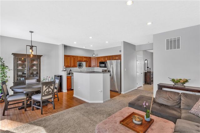 112 Southern Valley Ct, Adams Twp, PA 16046