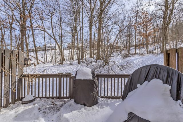 112 Southern Valley Ct, Adams Twp, PA 16046