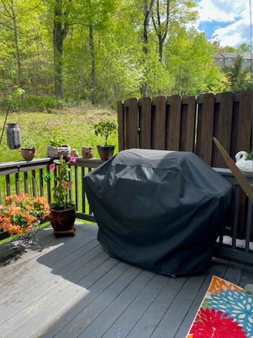 112 Southern Valley Ct, Adams Twp, PA 16046