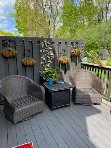 112 Southern Valley Ct, Adams Twp, PA 16046