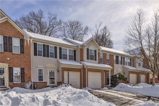 112 Southern Valley Ct, Adams Twp, PA 16046