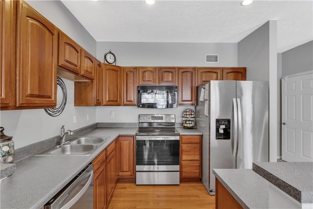 112 Southern Valley Ct, Adams Twp, PA 16046