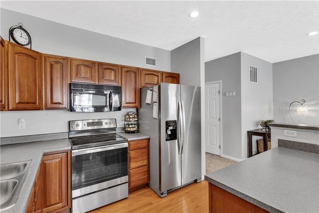 112 Southern Valley Ct, Adams Twp, PA 16046