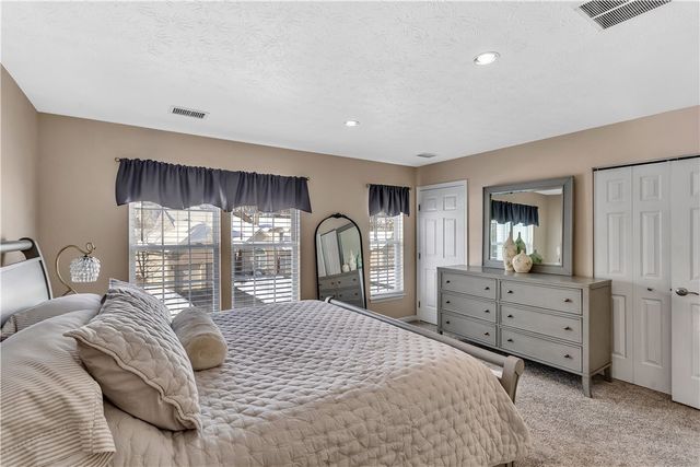 112 Southern Valley Ct, Adams Twp, PA 16046