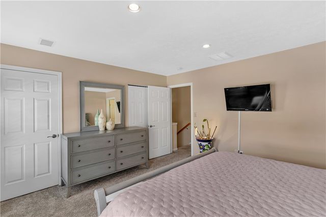 112 Southern Valley Ct, Adams Twp, PA 16046