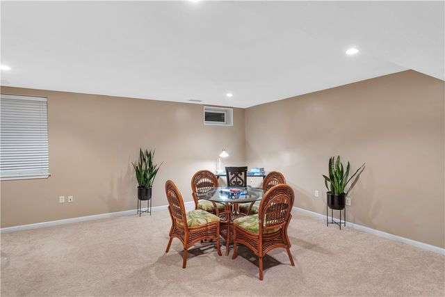 112 Southern Valley Ct, Adams Twp, PA 16046