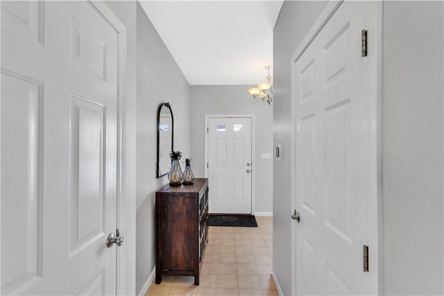 112 Southern Valley Ct, Adams Twp, PA 16046