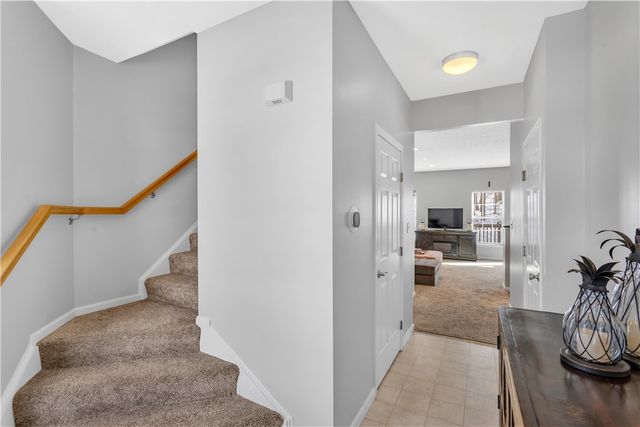 112 Southern Valley Ct, Adams Twp, PA 16046