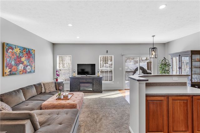 112 Southern Valley Ct, Adams Twp, PA 16046