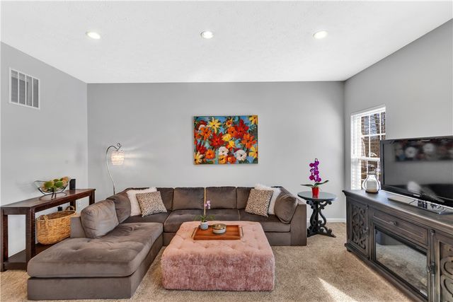 112 Southern Valley Ct, Adams Twp, PA 16046