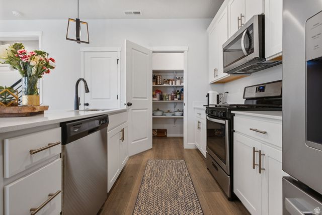 6444 W PURPLE ORCHID DR, South Jordan, UT 84009