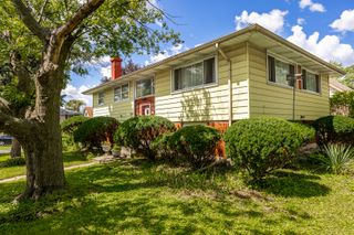16948 Glen Oaks Drive, Country Club Hills, IL 60478