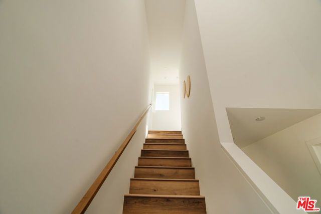 3859 N Riley Lane, Los Angeles, CA 90065