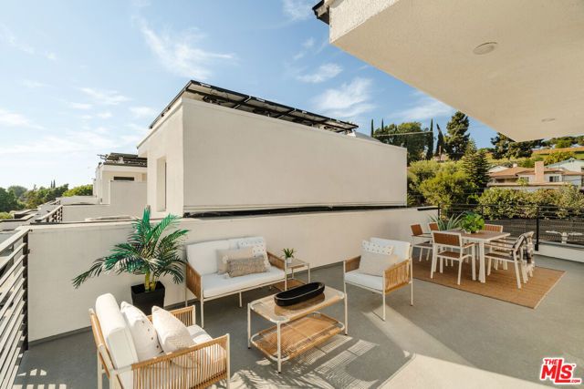 3859 N Riley Lane, Los Angeles, CA 90065