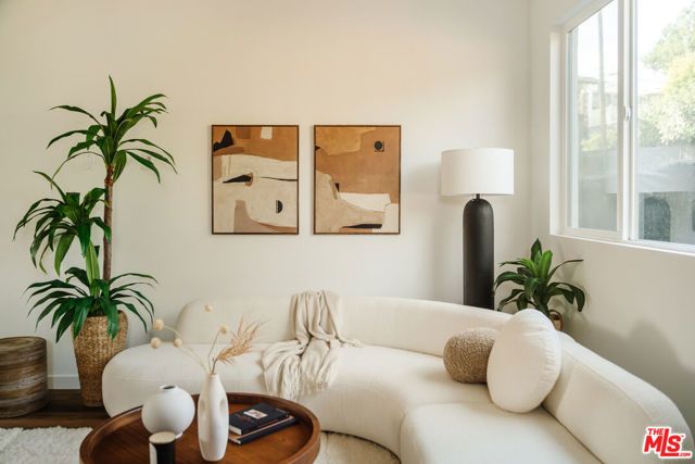 3859 N Riley Lane, Los Angeles, CA 90065