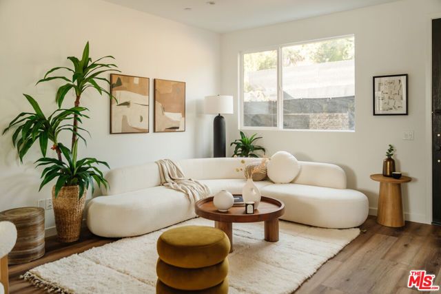 3859 N Riley Lane, Los Angeles, CA 90065