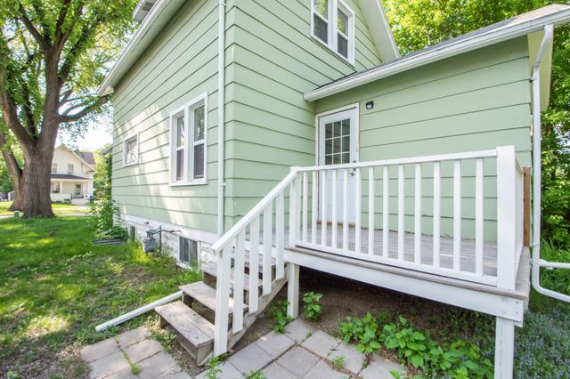 1007 11th Street N, Fargo, ND 58102