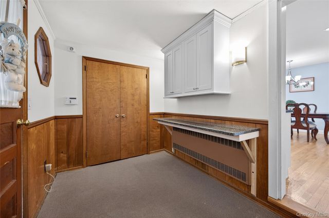 31 Fairfields Lane, Huntington Station, NY 11746