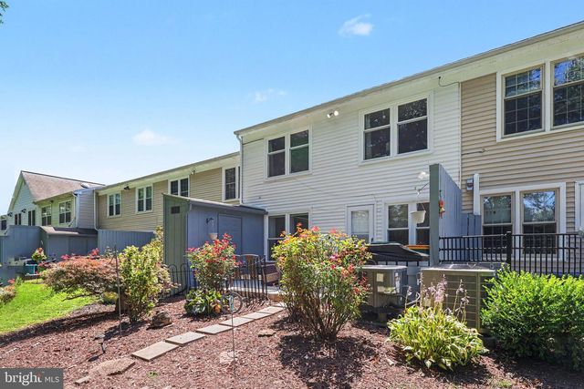 6309 STANFORD CT, Mechanicsburg, PA 17050