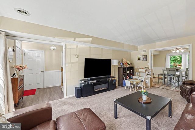 6309 STANFORD CT, Mechanicsburg, PA 17050