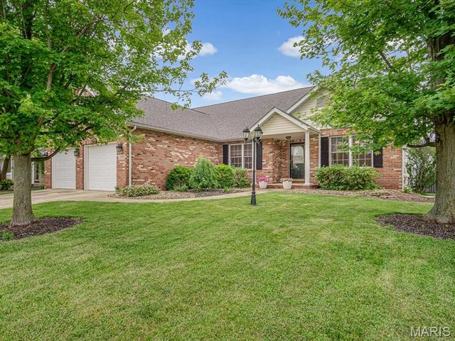 3430 Vicksburg Drive, Edwardsville, IL 62025