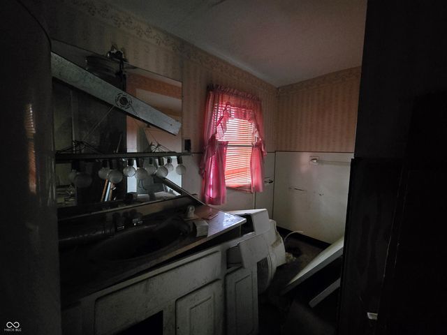 2703 Main Street, Anderson, IN 46016