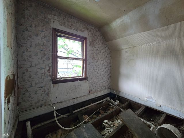2703 Main Street, Anderson, IN 46016