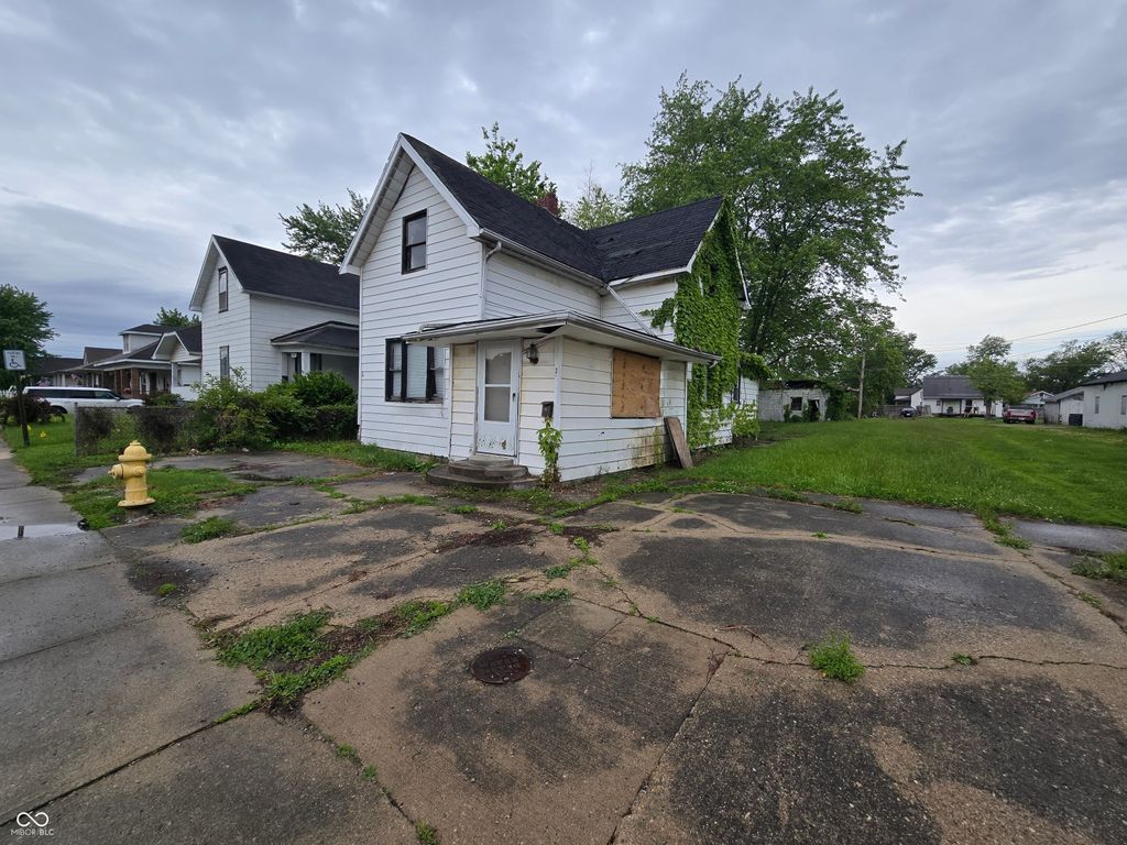 2703 Main Street, Anderson, IN 46016