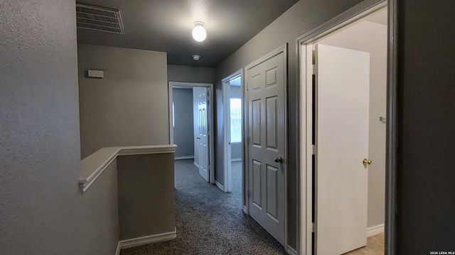 5003 Summit Wood Apt 4, San Antonio, TX 78229