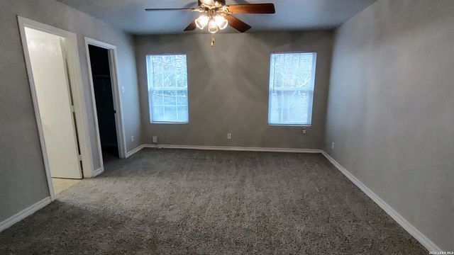 5003 Summit Wood Apt 4, San Antonio, TX 78229