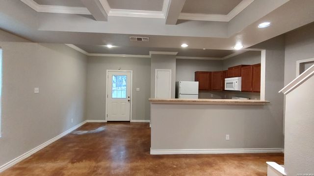 5003 Summit Wood Apt 4, San Antonio, TX 78229