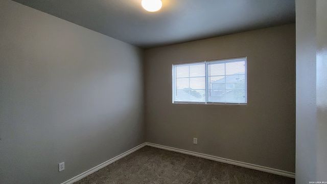 5003 Summit Wood Apt 4, San Antonio, TX 78229